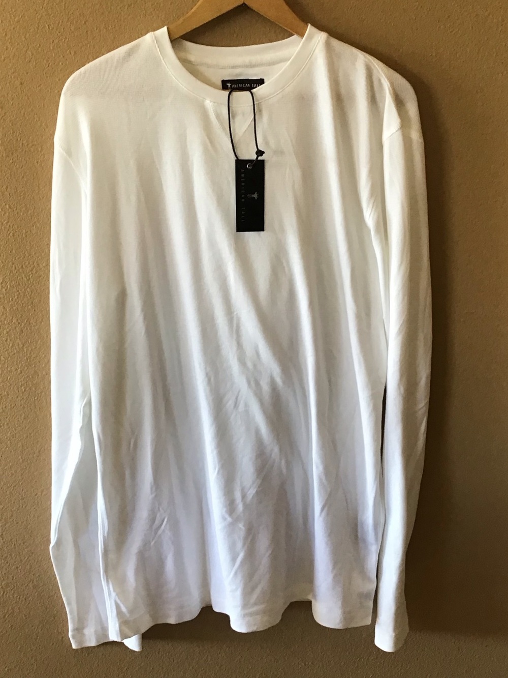 NWT American Tall White Waffle Stretch Long Sleeved Waffle Shirt M